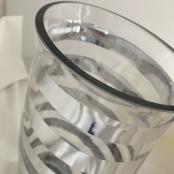 Stunning Oval Striped Glass Vase 8” Tall - Picture 7 of 7